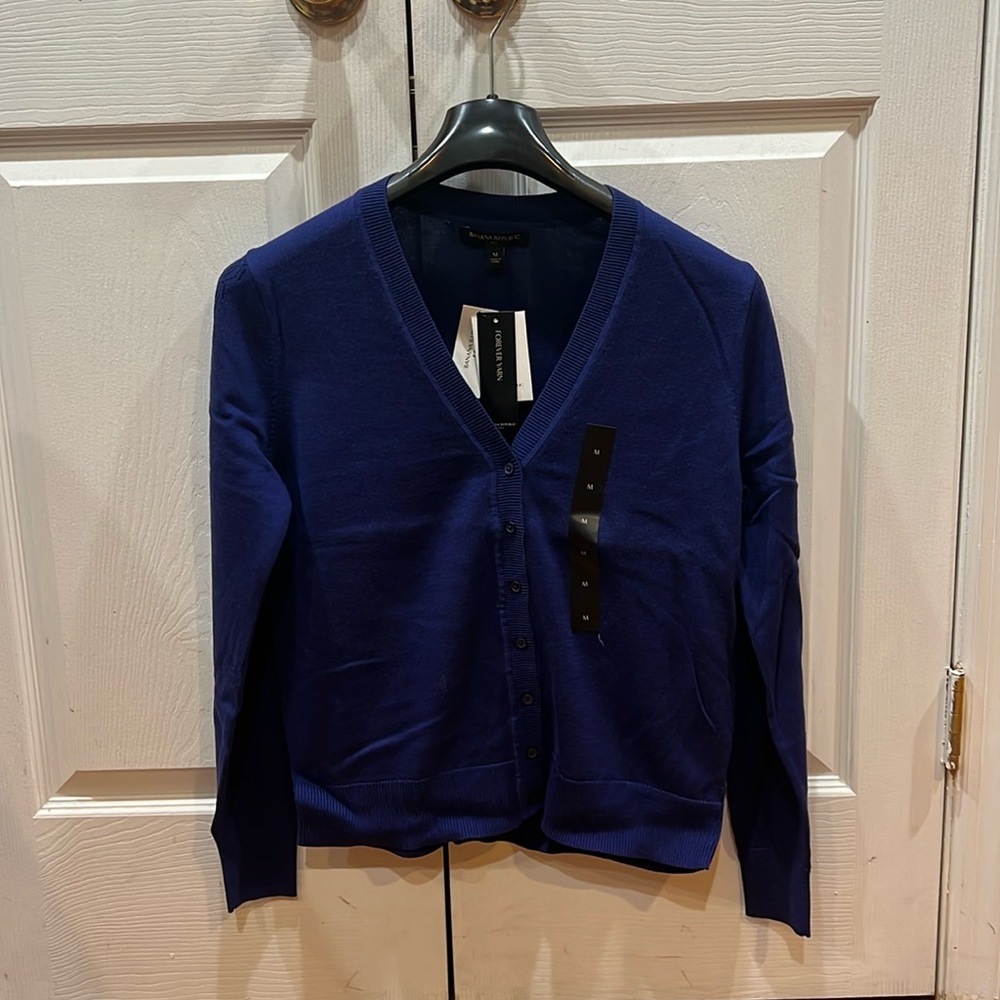 NWT women’s banana republic v neck cardigan royal blue color size M
